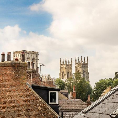 18 St Johns Mews York Exterior foto